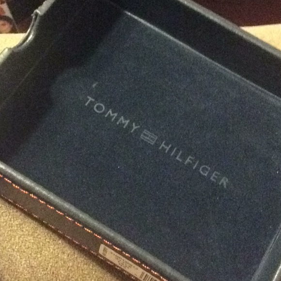 🆕AUTHENTIC TOMMY HILFIGER WALLET OR VALET - Picture 3 of 8